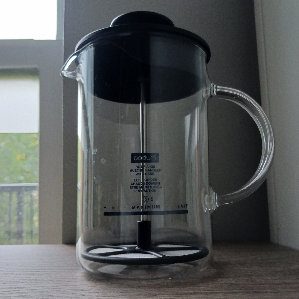 🌷 Bodum Latteo Manual Glass Milk Frother - Picture 3 of 13